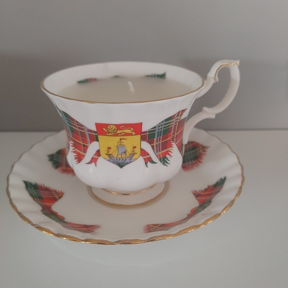 Vintage teacup candles - Picture 2 of 16